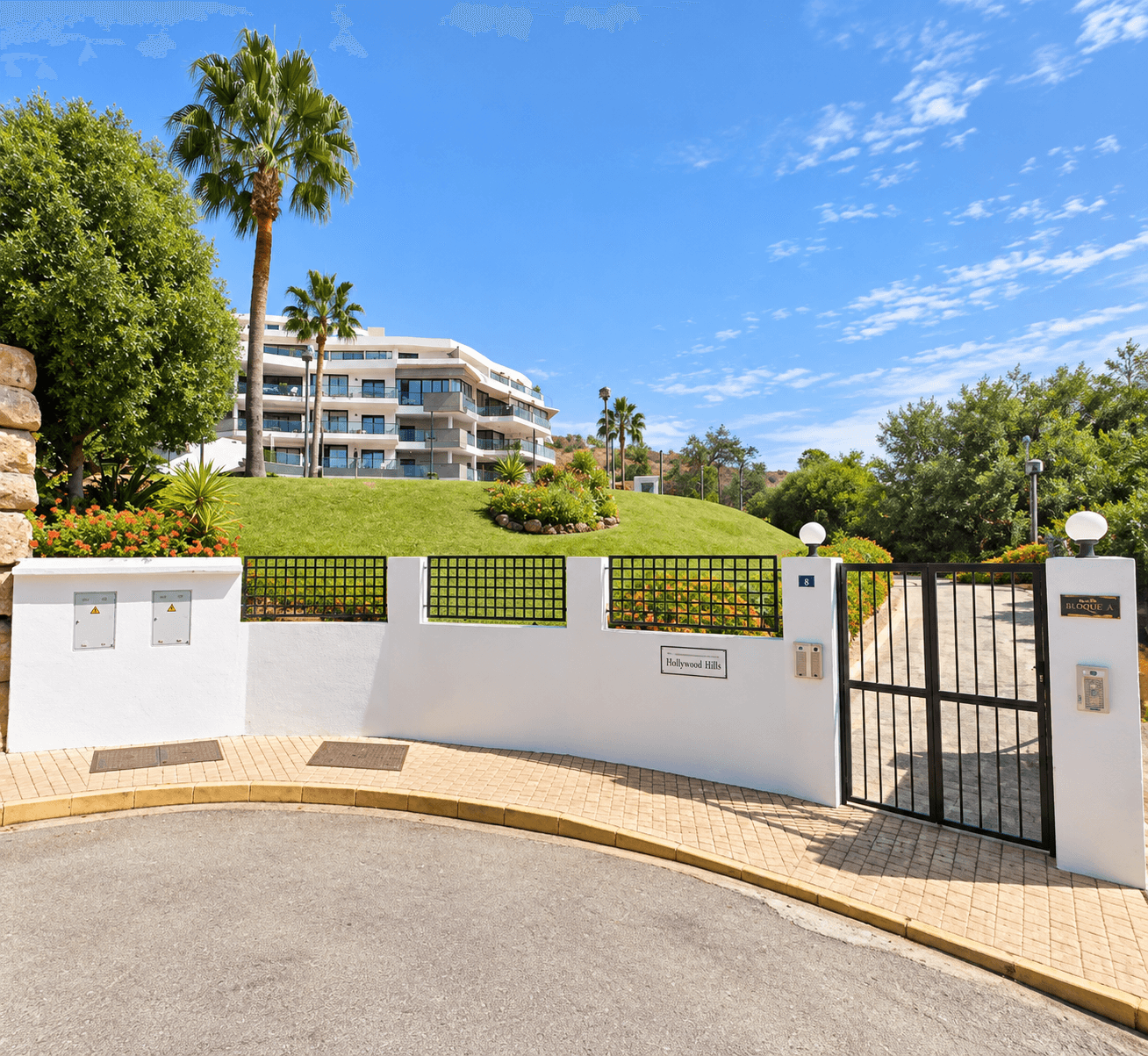 Sea view apartment with terrace in Mijas Costa del Sol